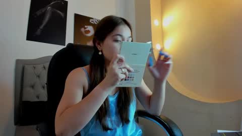 Snapshot of emma_rousz chatting on September 22, 3:30 am emma online show from September 22, 3:30 am