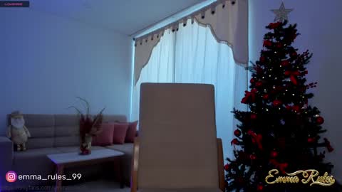 Emma online show from December 3, 3:33 pm