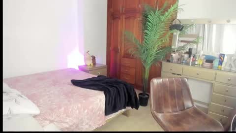 Emma online show from September 9, 11:59 pm