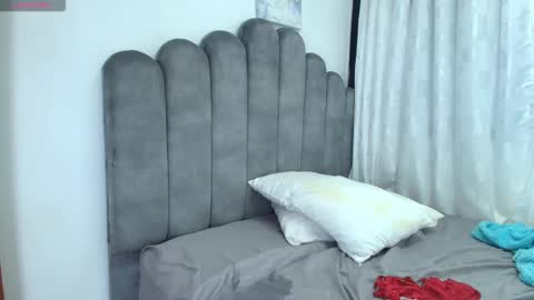 emma_saenz01 online show from December 2, 6:58 pm