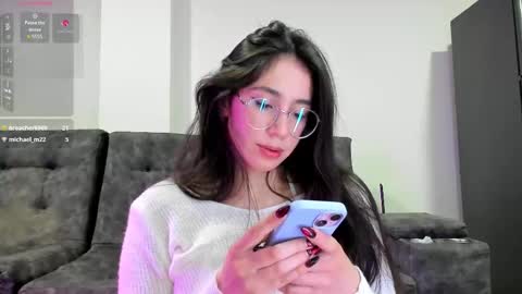Snapshot of emma_sandovaal chatting on September 14, 6:23 am Emma online show from September 14, 6:23 am
