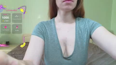 Snapshot of emma_stardust_ chatting on July 13, 3:31 am Emma-milky-tits online show from July 13, 3:31 am