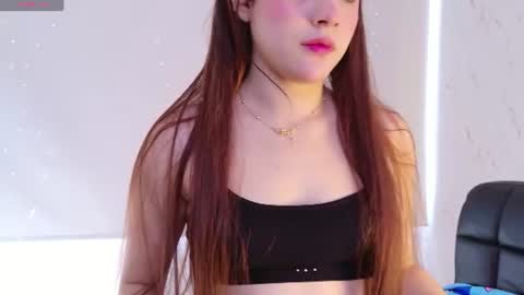 Snapshot of emma_wattsoon chatting on July 7, 2:54 pm emma_wattsoon online show from July 7, 2:54 pm