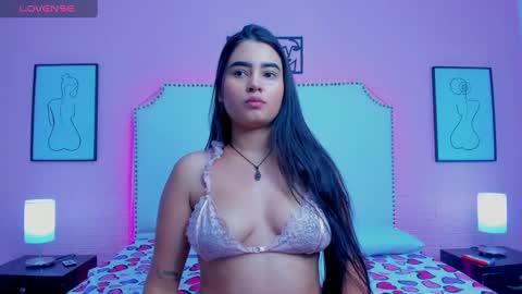emma_whitee_ online show from September 23, 1:14 pm