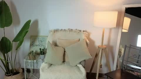emmaa__9 online show from May 16, 12:04 pm