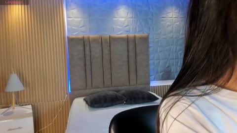 Snapshot of emmaa_robertts chatting on October 4, 11:52 am Emma Everyday From 0530 to 1430 Col Time online show from October 4, 11:52 am