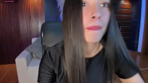 Snapshot of emmaa_robertts chatting on October 16, 1:56 pm Emma Everyday From 0530 to 1430 Col Time online show from October 16, 1:56 pm