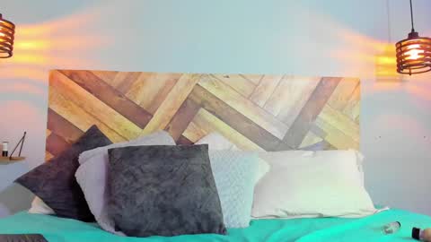 Snapshot of emmabrantt chatting on December 7, 3:19 pm Emma Brant online show from December 7, 3:19 pm