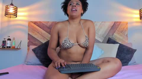 Snapshot of emmabrantt chatting on January 23, 1:19 am Emma Brant online show from January 23, 1:19 am