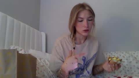 Emmaxbrooksxo online show from February 26, 4:17 pm