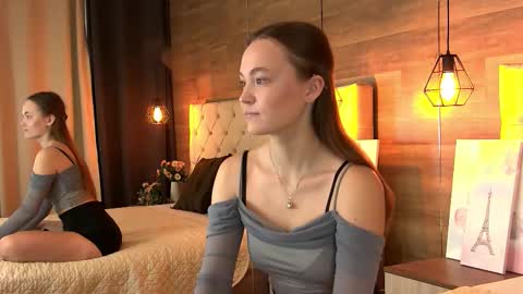 EmmaCamm online show from November 9, 9:29 am