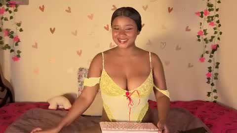 Snapshot of emmaconneer chatting on July 25, 1:25 am Emma online show from July 25, 1:25 am