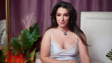 Emma  online show from May 27, 6:49 pm