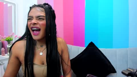 Snapshot of emmaebony_ chatting on September 13, 10:04 am emmaebony_ online show from September 13, 10:04 am