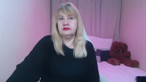 Snapshot of emmaellison924117 chatting on April 21, 6:09 am emmaellison924117 online show from April 21, 6:09 am