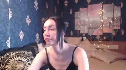 EmmaGoldX online show from October 25, 8:00 am