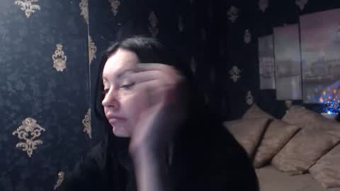 EmmaGoldX online show from January 10, 3:25 pm