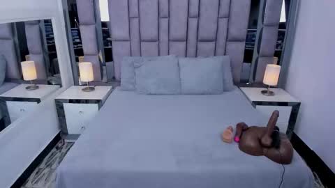 EMMA HILL online show from March 25, 11:05 am