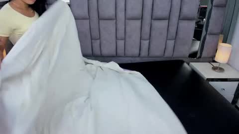 EMMA HILL online show from April 17, 11:13 am