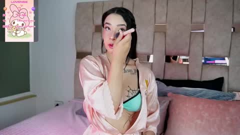 emmajohanson online show from November 17, 6:35 pm