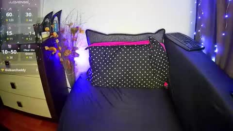 emmakros online show from October 4, 8:23 am