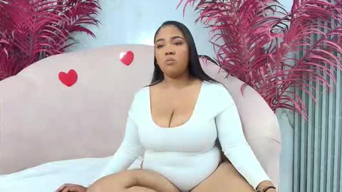 Snapshot of emmalebrun chatting on February 15, 5:15 am Emma online show from February 15, 5:15 am