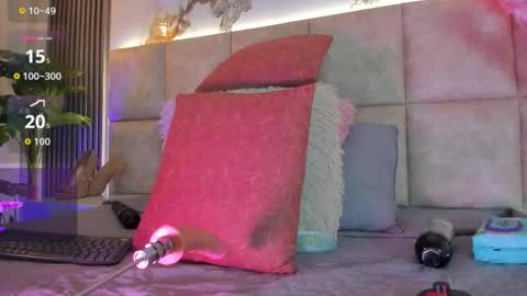 emmalove01 online show from March 19, 2:37 am