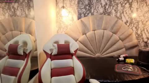    online show from March 18, 11:24 am