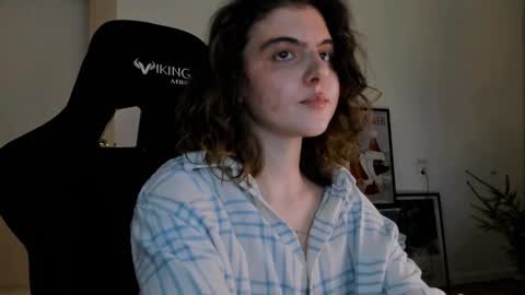 Snapshot of emmamon chatting on December 25, 2:02 pm Emma online show from December 25, 2:02 pm