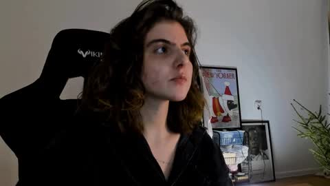 Snapshot of emmamon chatting on December 25, 8:28 pm Emma online show from December 25, 8:28 pm