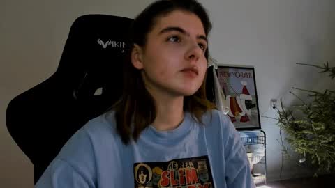 Snapshot of emmamon chatting on January 8, 7:45 pm Emma online show from January 8, 7:45 pm