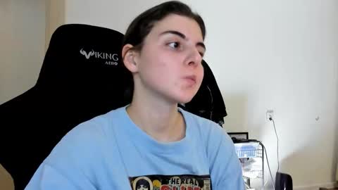 Snapshot of emmamon chatting on November 11, 4:18 pm Emma online show from November 11, 4:18 pm