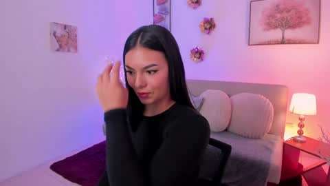 EMMA  online show from May 22, 7:30 pm