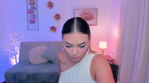 EMMA  online show from May 25, 7:31 pm