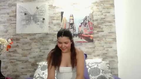 emmanixxon online show from April 18, 4:22 pm