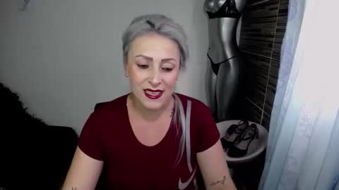 Emma online show from May 5, 8:06 pm