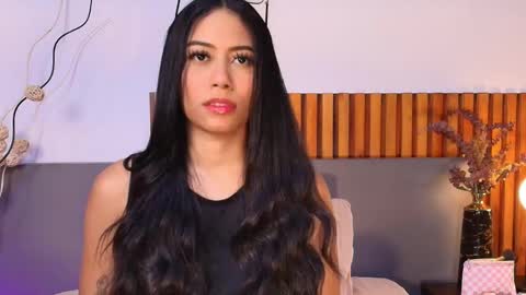 Snapshot of emmasaintt chatting on September 27, 12:26 am Emma Saint online show from September 27, 12:26 am