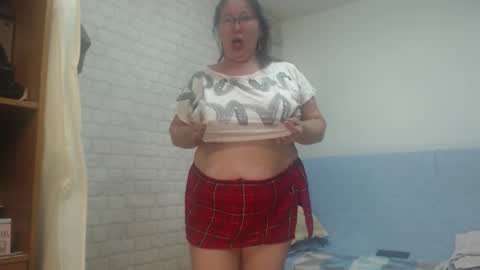 emmasquirt69 online show from November 16, 9:09 pm