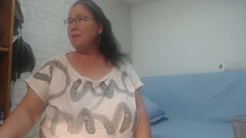 emmasquirt69 online show from December 14, 9:41 pm