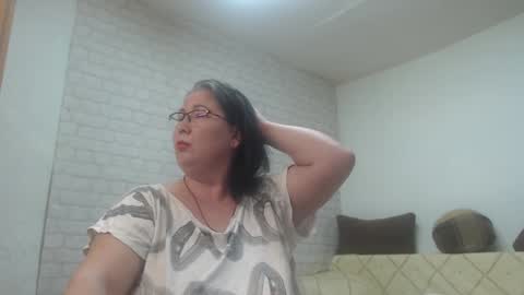 emmasquirt69 online show from February 1, 8:40 pm