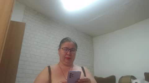emmasquirt69 online show from March 30, 5:19 am