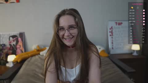 Mia online show from November 13, 5:01 pm