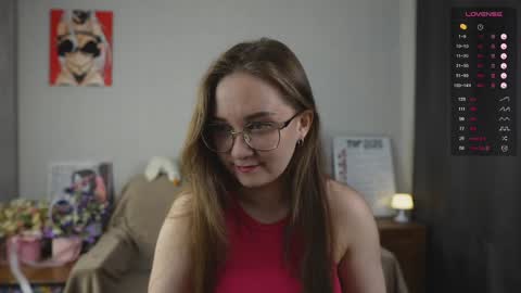 Snapshot of emmatiny chatting on March 23, 3:27 pm Mia online show from March 23, 3:27 pm