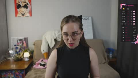 Snapshot of emmatiny chatting on May 12, 7:00 pm Mia online show from May 12, 7:00 pm