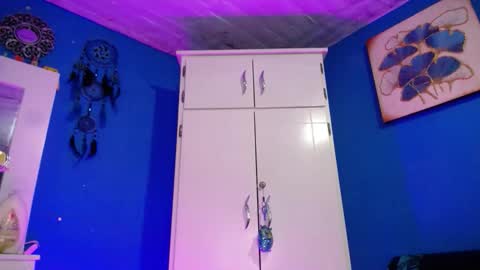 Snapshot of emmaxx7 chatting on February 23, 9:12 pm Emma online show from February 23, 9:12 pm