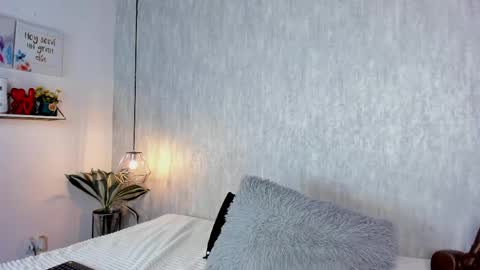 emmazc_ online show from May 27, 9:01 pm
