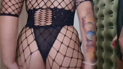emmi_11 online show from May 21, 1:23 am