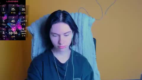 Snapshot of emmi_rossum chatting on May 5, 5:37 am Emmi online show from May 5, 5:37 am