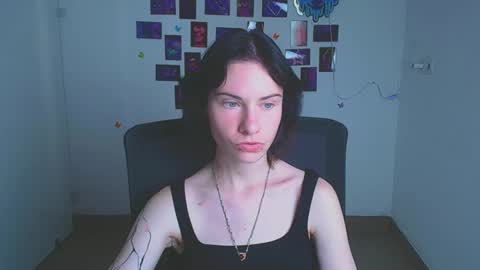 Snapshot of emmi_rossum chatting on May 7, 11:26 am Emmi online show from May 7, 11:26 am