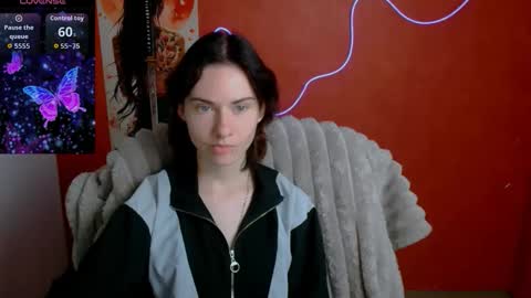 Snapshot of emmi_rossum chatting on May 9, 5:23 am Emmi online show from May 9, 5:23 am